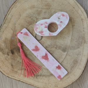 Marque page et bague de lecture en jesmonite edition Love rose par melissanacrea