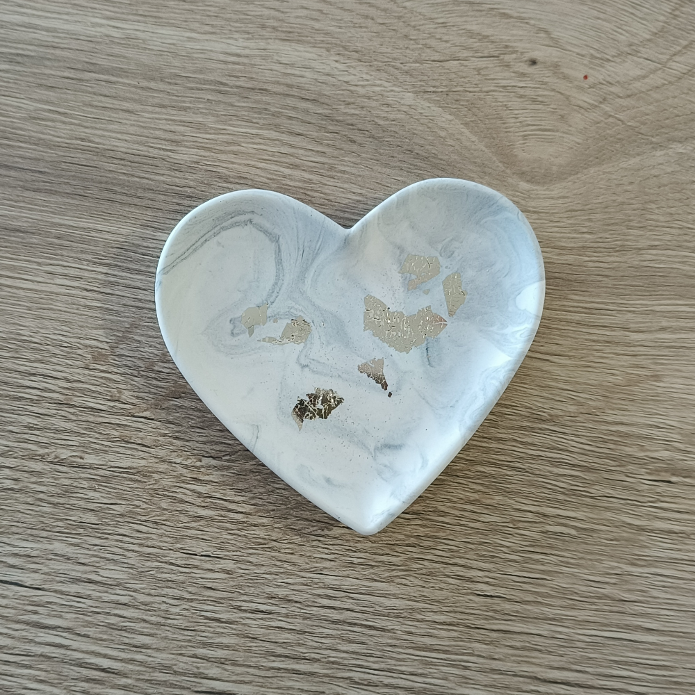 Vide poche coeur marbré gris et or en jesmonite par melissanacrea