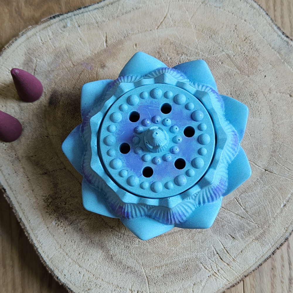 Les boîtes Lotus personnalisables en jesmonite par Melissana