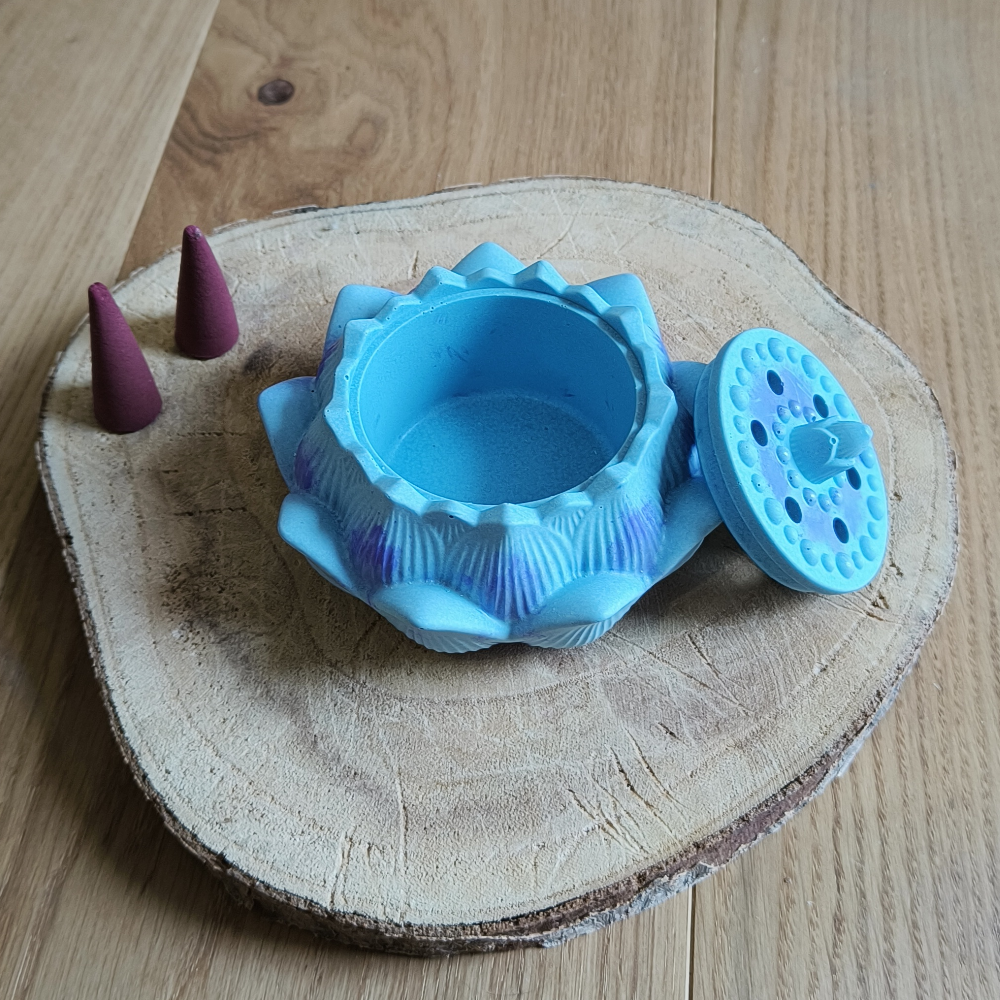 Boîte Lotus bleu en jesmonite par Melissana