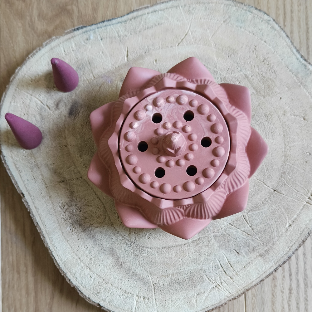 Boîte Lotus terracotta en jesmonite par Melissana