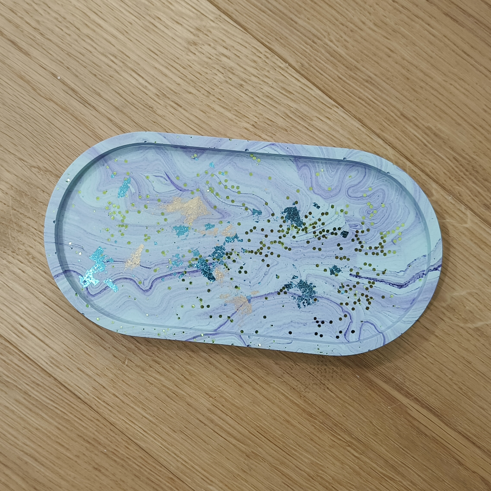 Petit vide poche ovale vert marbré violet et or et turquoise en jesmonite melissanacrea