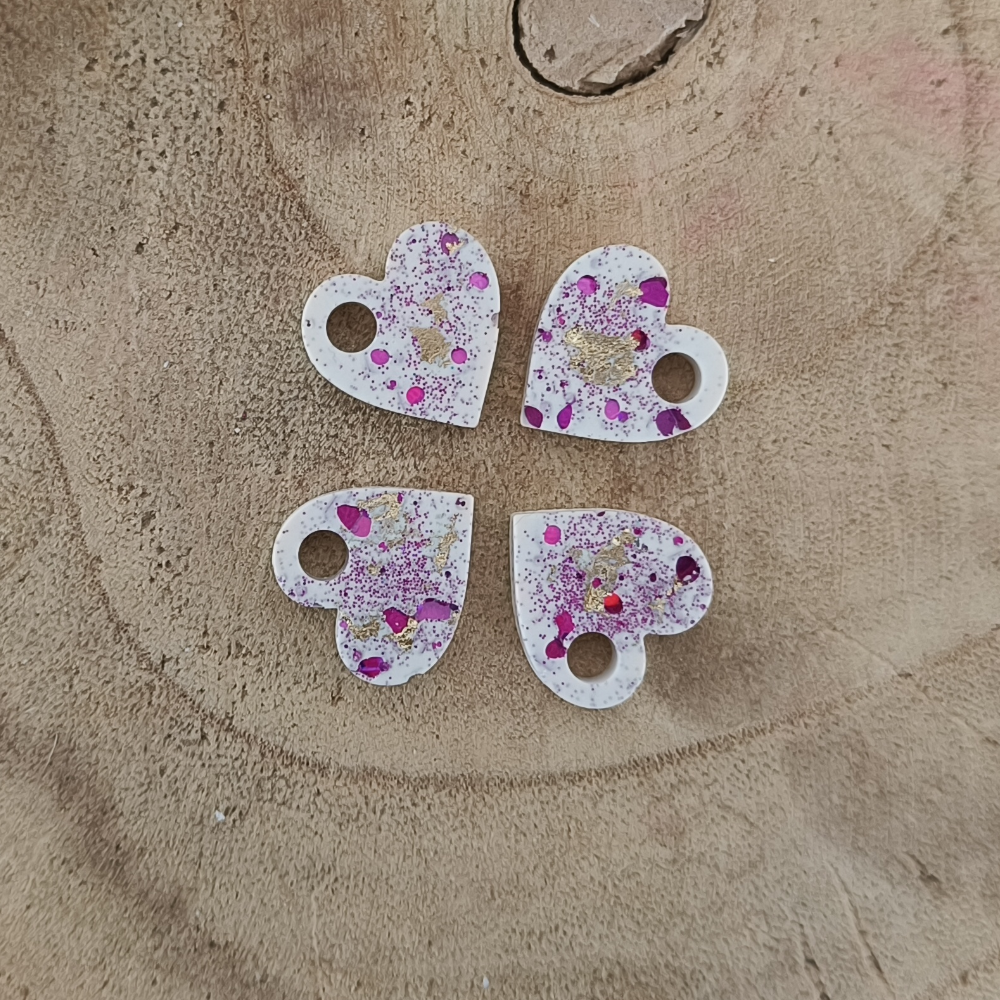Pampille coeur dorée pailletés violet en jesmonite par melissanacrea