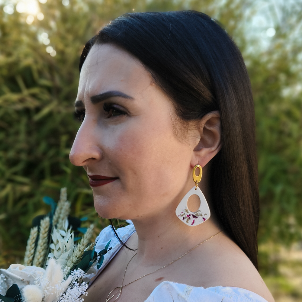 Boucle d'oreille Ovaline grande or et violet par melissanacrea