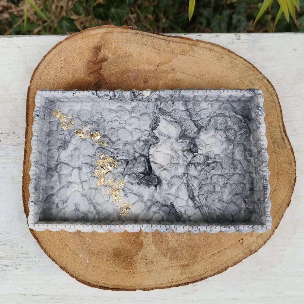 Grand vide poche rectangulaire marbré gris noir et or en jesmonite par melissana créa