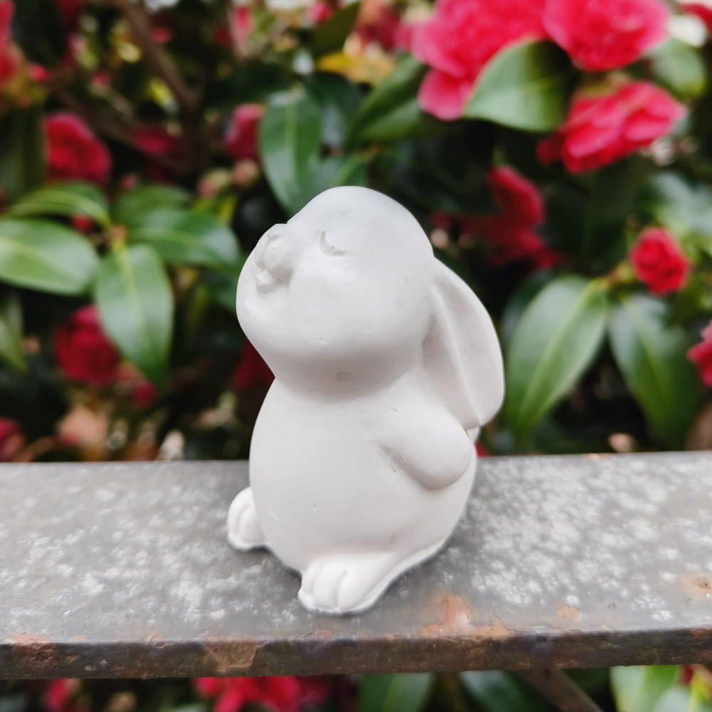 Lapin à peindre en jesmonite par melissanacrea