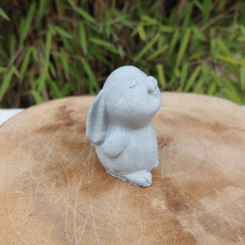 Lapin gris en jesmonite par melissanacrea
