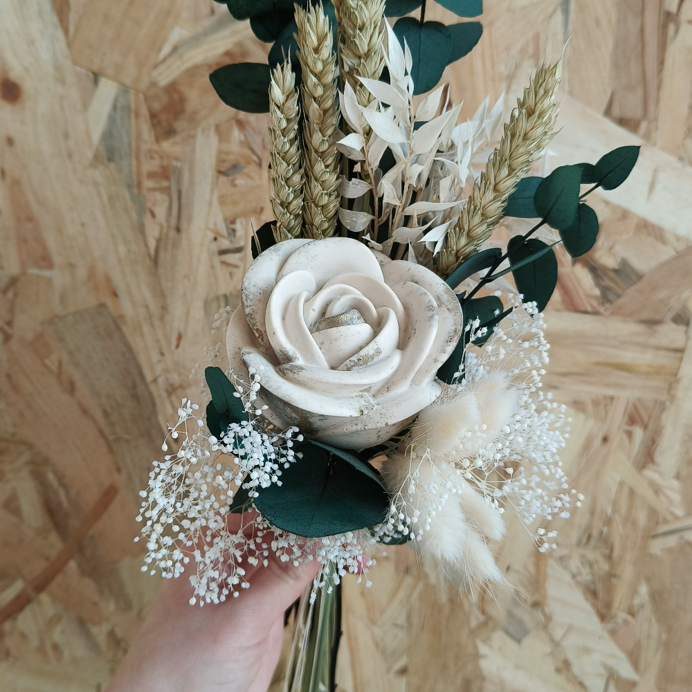 Rose éternelle en jesmonite par melissanacrea