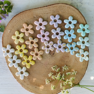 pampilles fleurs collection arc en ciel en jesmonite