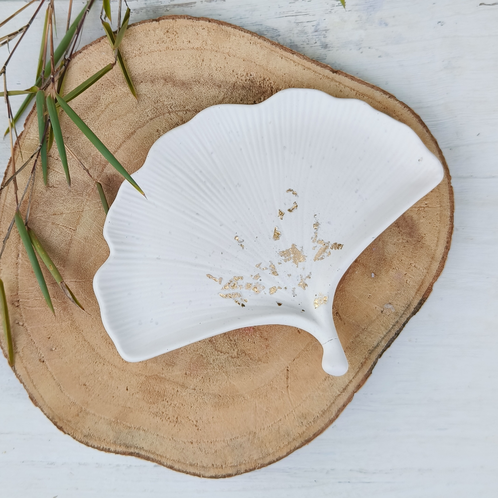 Vide poche gingko en jesmonite par melissanacrea