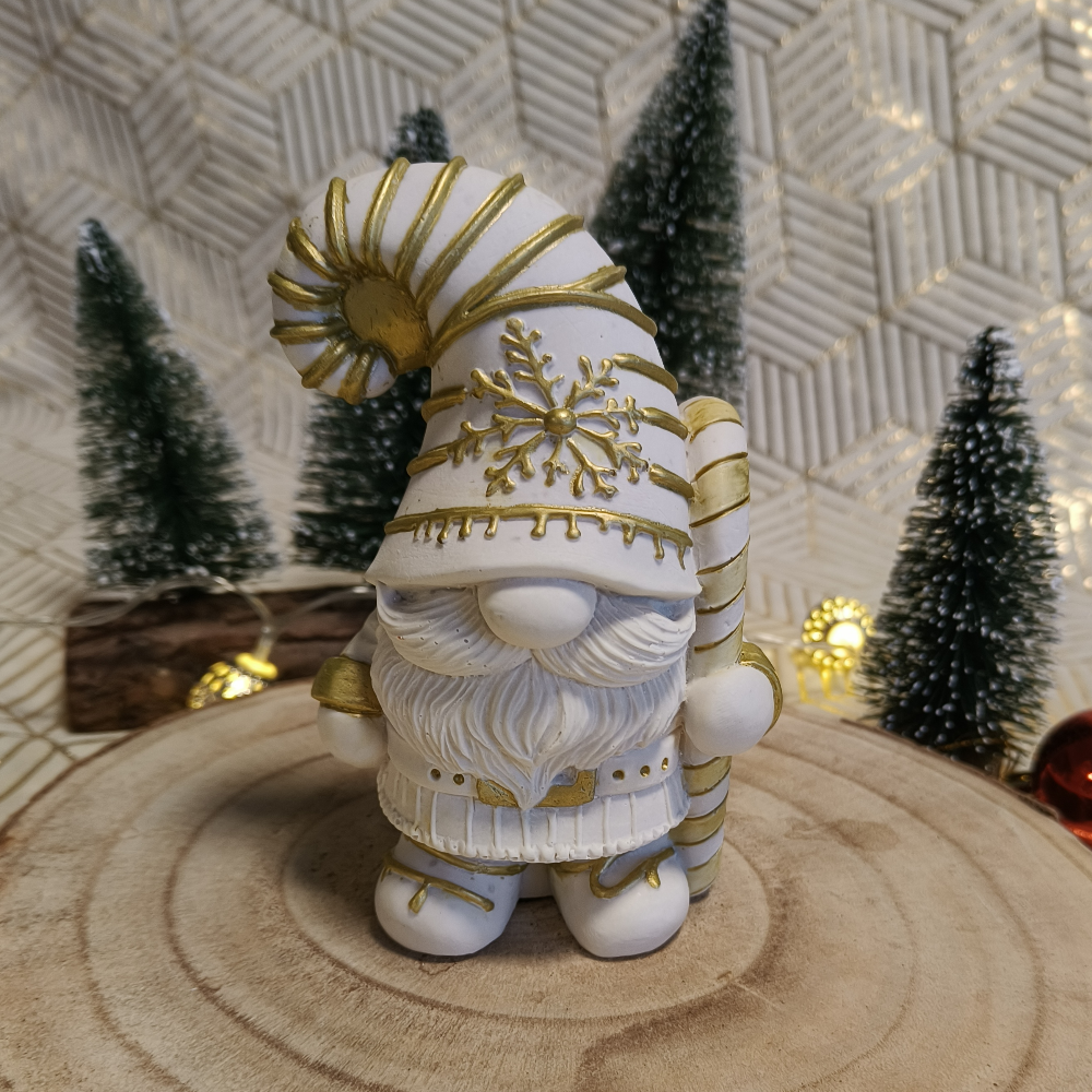 Le gnome en jesmonite par Melissanacrea